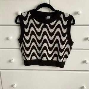 Divided H&M Wavy Striped Sweater Vest
